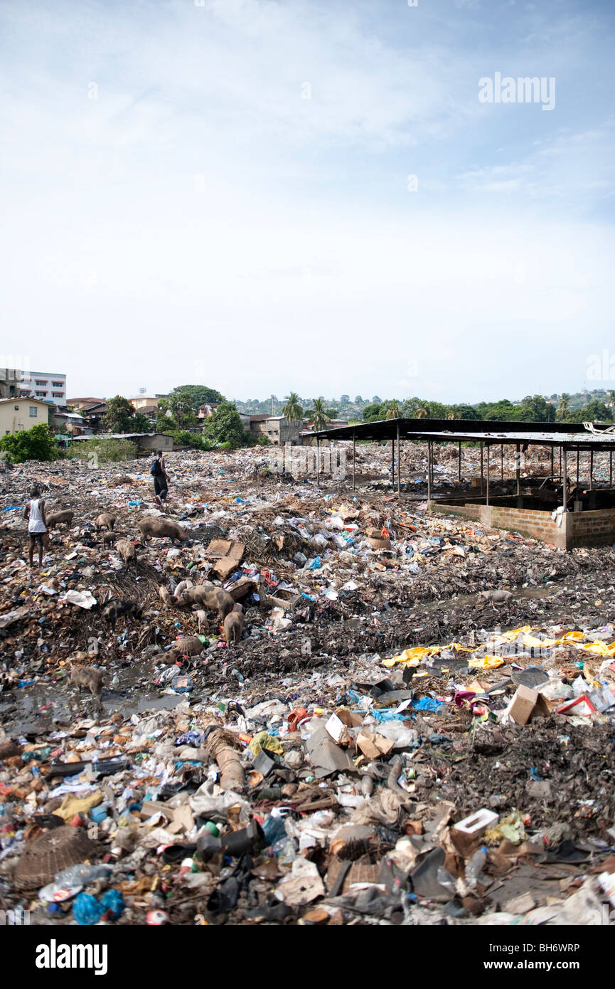Kingtom Bomeh rubbish dump. Freetown Sierra Leone Stock Photo