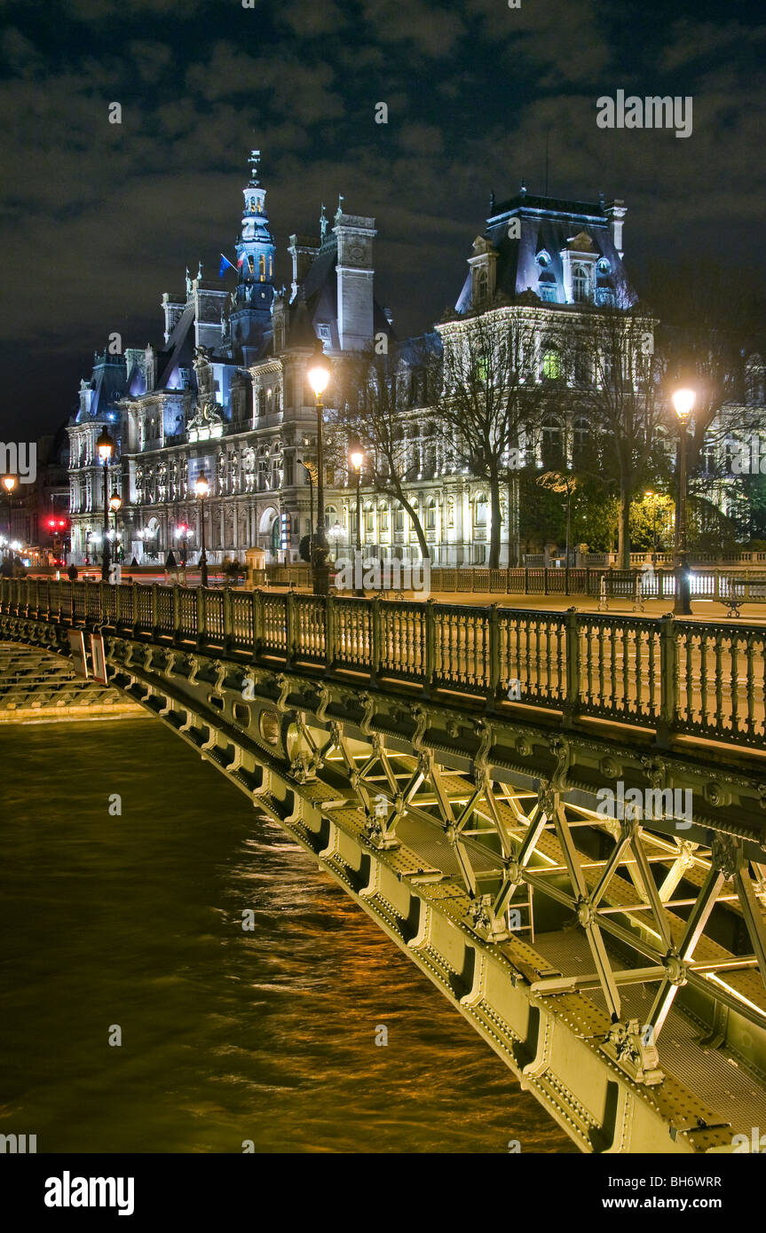 Hotel de Ville and ont d'Arcoles, Paris France Stock Photo