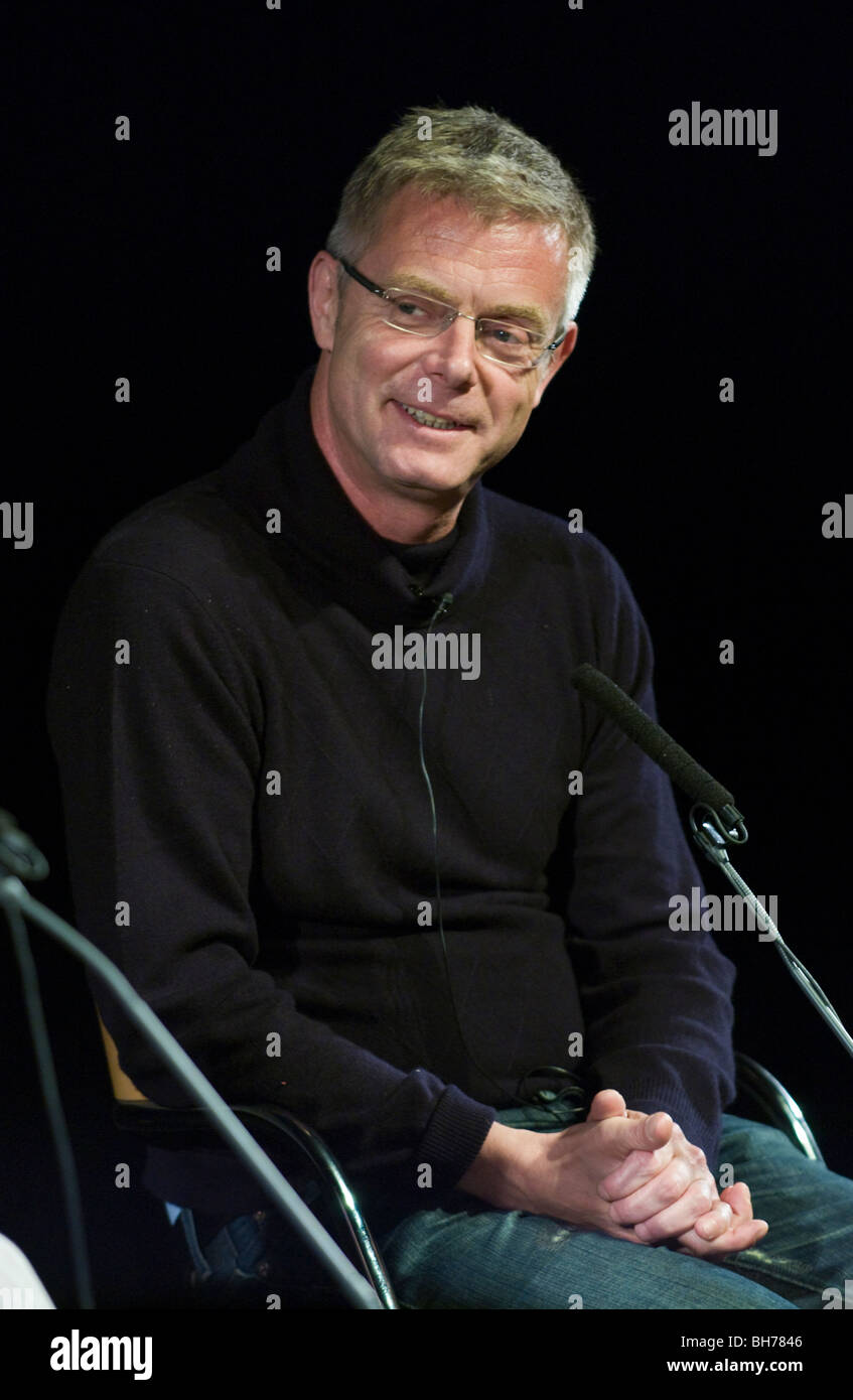 Film and theatre director Stephen Daldry pictured discussing his work at Hay Festival 2009. Stock Photo
