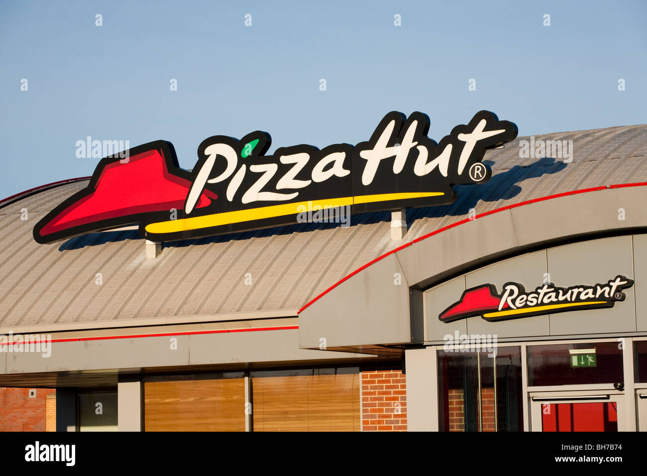 Pizza Hut restaurant Stock Photo Alamy