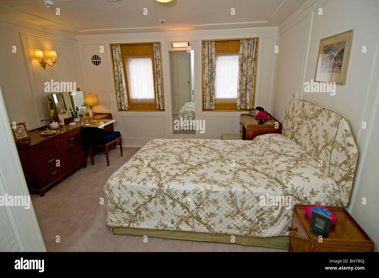 The Only Double Bed On The Royal Yacht Britannia Brought Aboard For Prince Charles And Princess Diana Sco 5961 Stock Photo Alamy