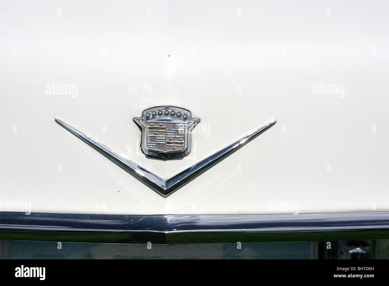 Ford logo ford logo hi-res stock photography and images - Alamy