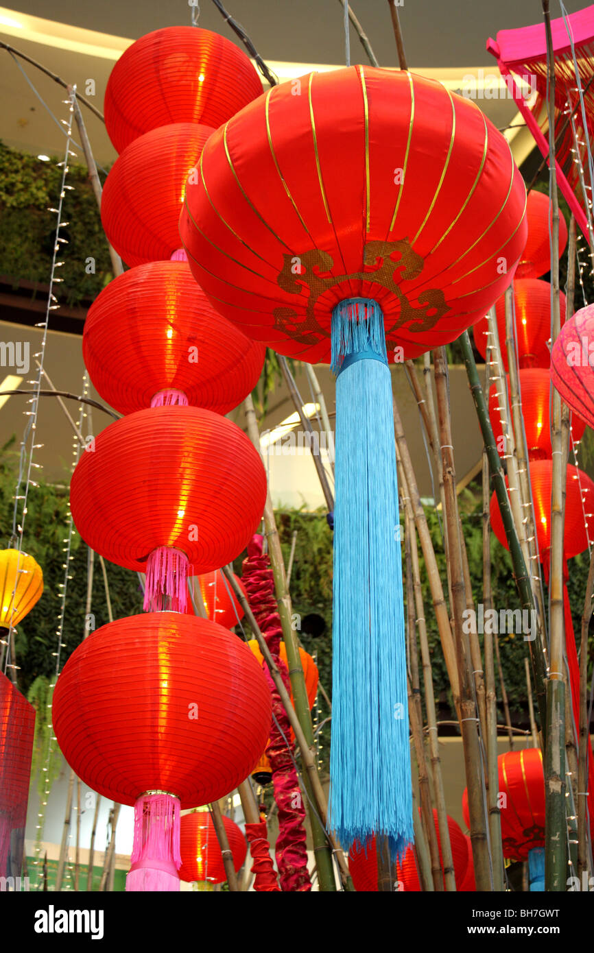 Red lantern asia lanterns hi-res stock photography and images - Alamy