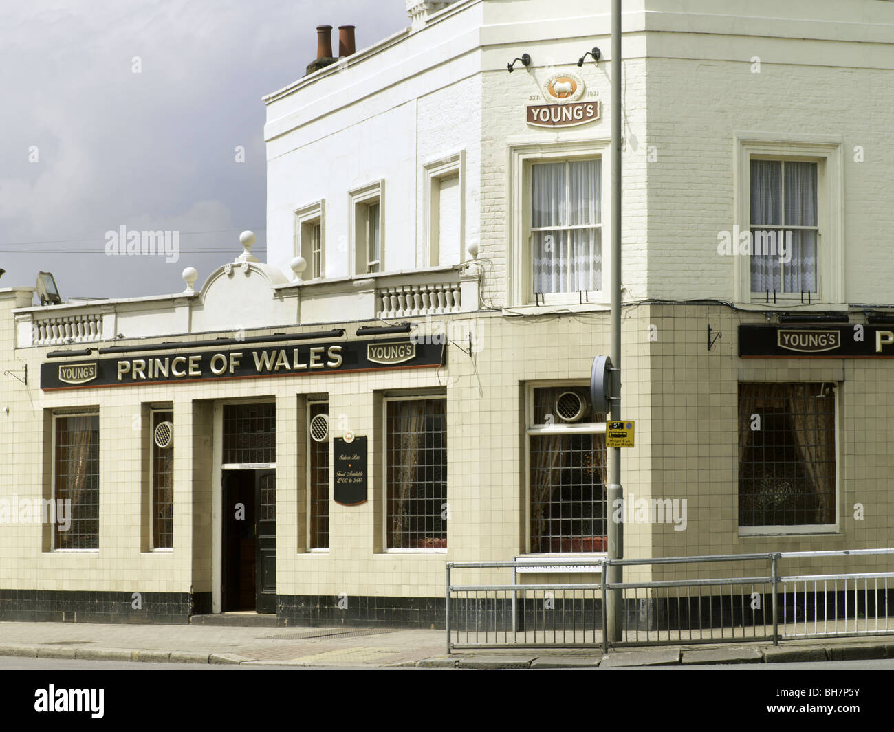 Prince of Wales Pub Wimbledon London Stock Photo Alamy