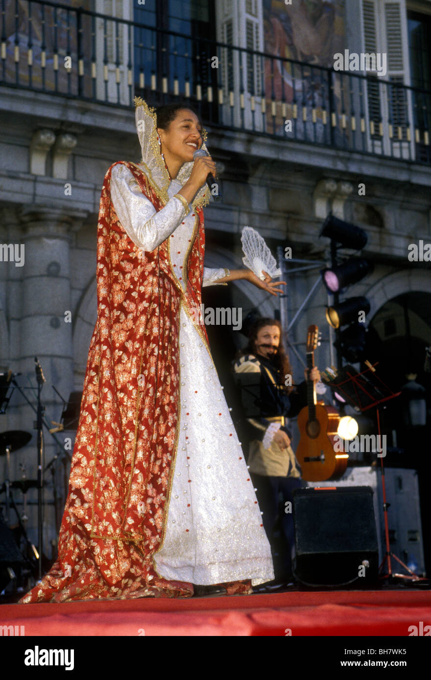 Spaniard, Spanish woman, female singer, singer, singing, Plaza Mayor, Madrid, Madrid Province, Spain, Europe Stock Photo