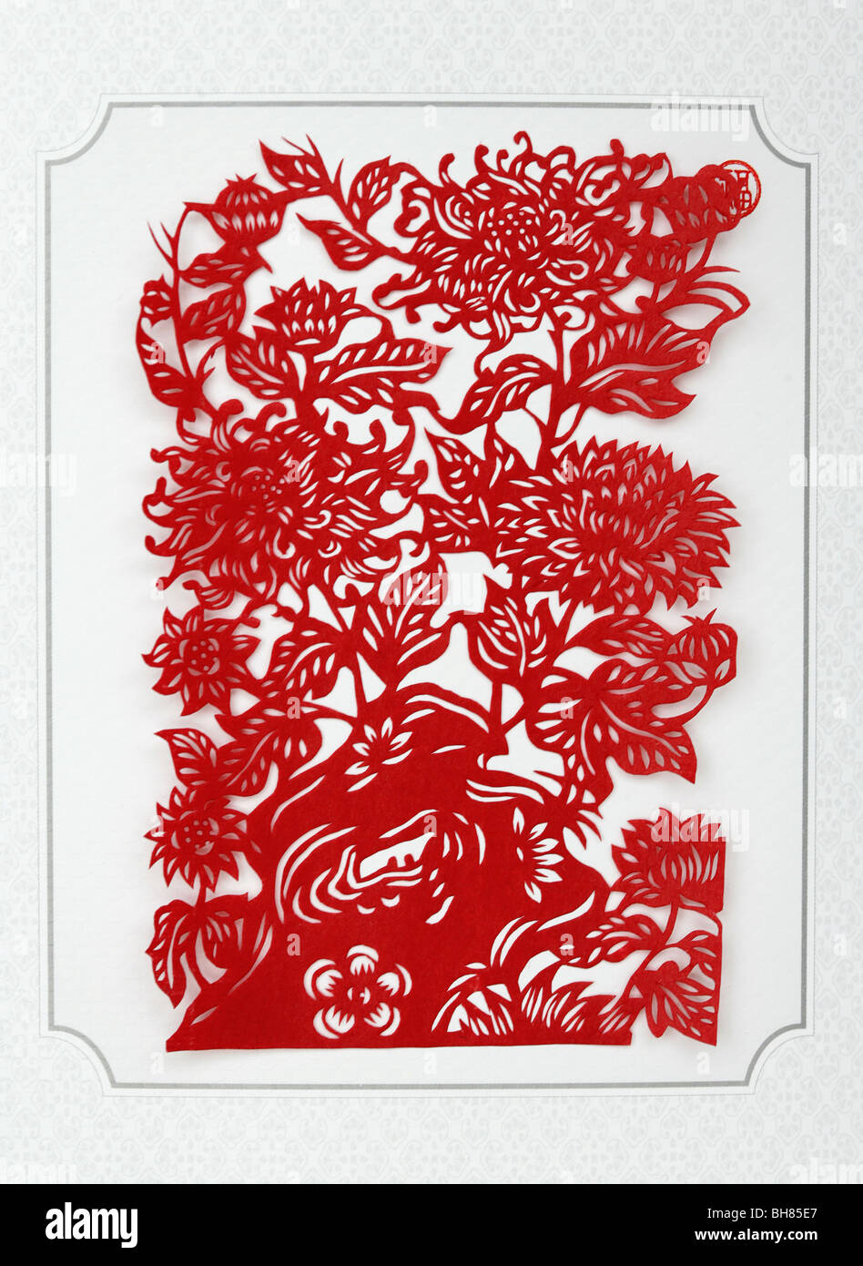 Red paper cutting Stock Photo - Alamy