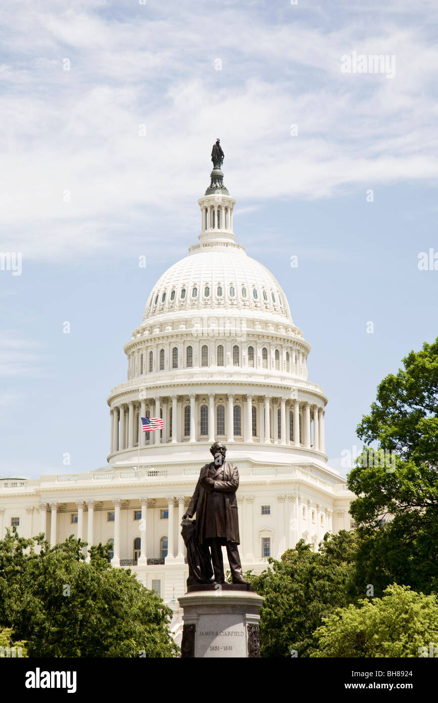 Bronze statue in front of the United States Capitol Building, Washington DC, USA Stock Photo