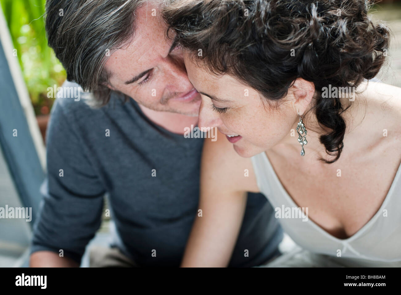 50 woman friendship discussing hi-res stock photography and images - Alamy