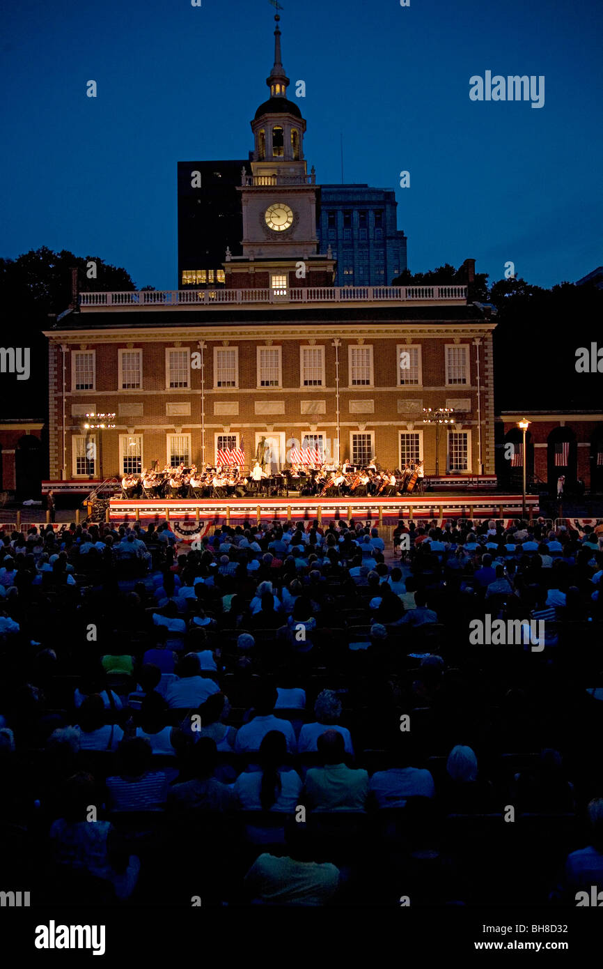 Peter Nero and the Philly Pops performing in front of historic Independence Hall, Philadelphia, Pennsylvania on July 3, 2011 Stock Photo