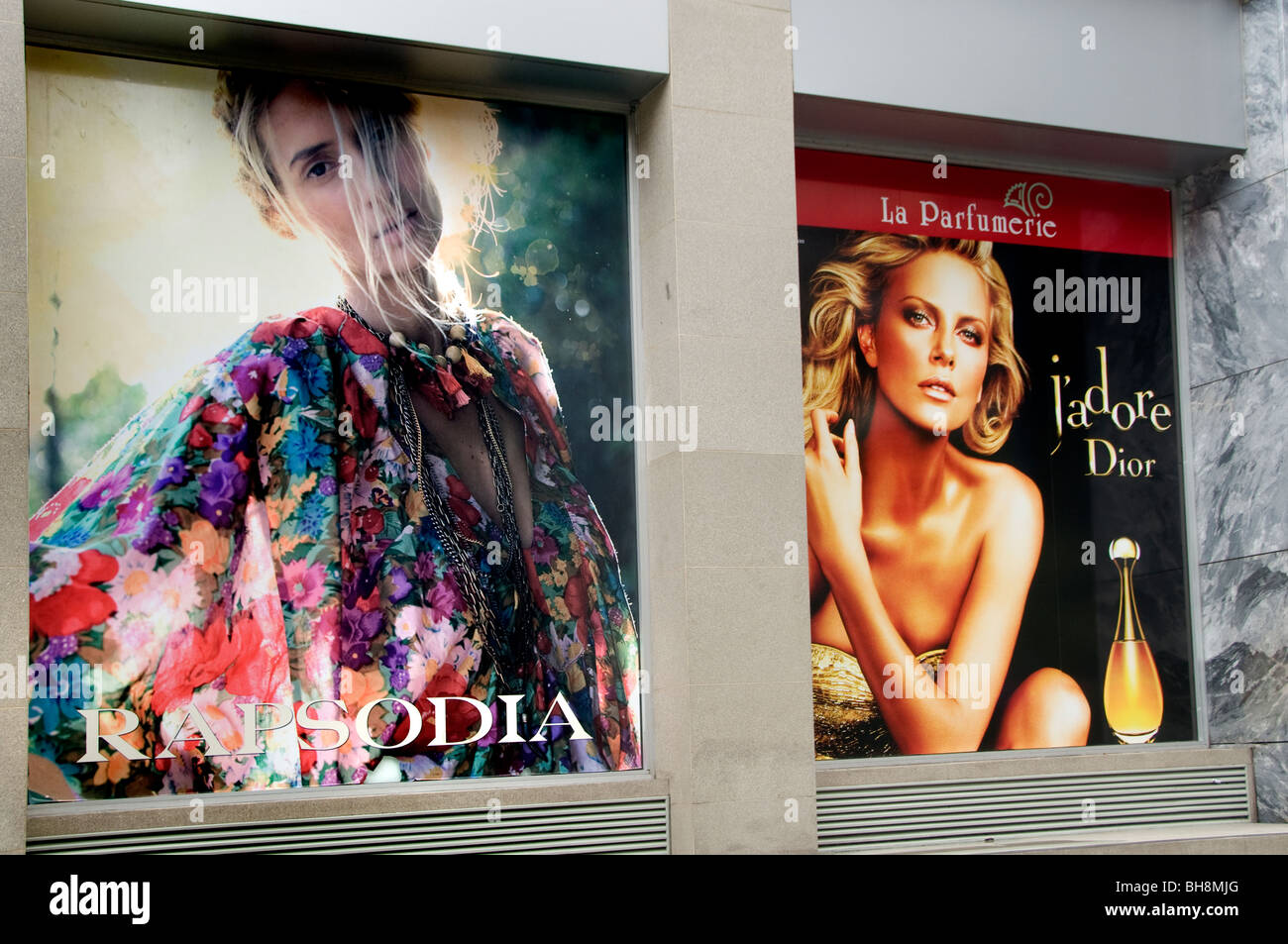 Argentina, Buenos Aires, Abasto Shopping Mall, Prune, boutique, designer,  handbags, woman, looking, brand, fashion, shopping, store, Hispanic,  Argenti - SuperStock