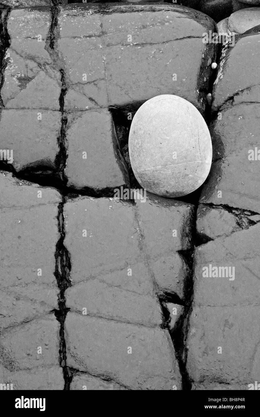 Egg Shaped Rock Hi res Stock Photography And Images Alamy