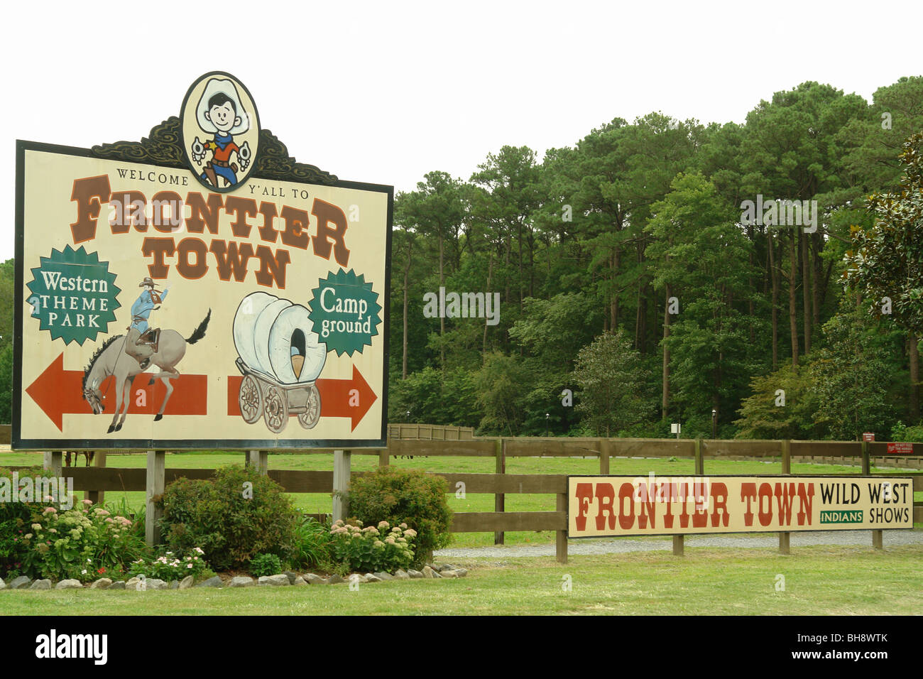 Frontier town campground hires stock photography and images Alamy