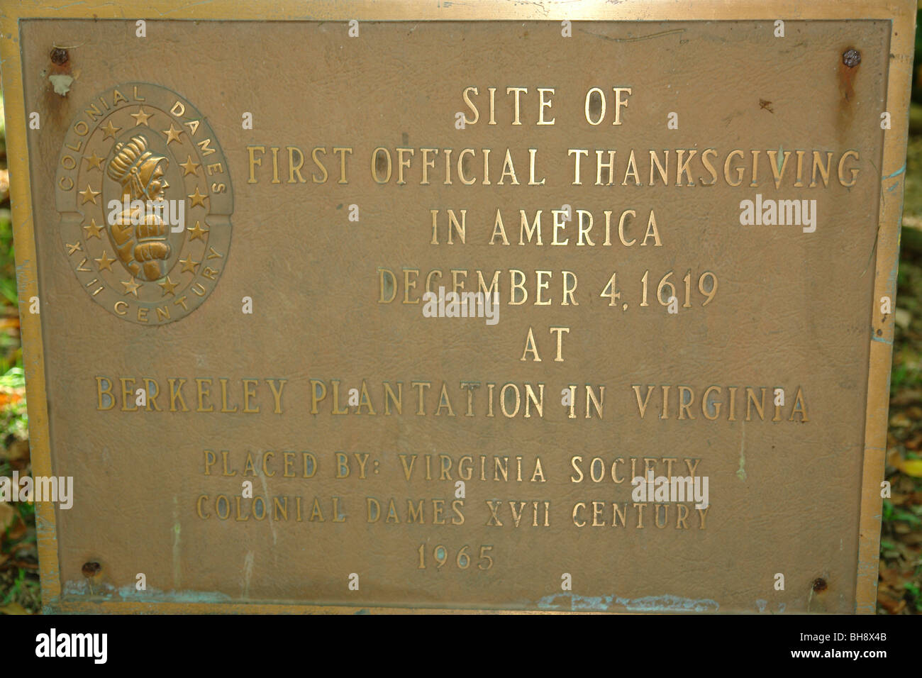 Ajd64141 Charles City Va Virginia Berkeley Plantation Site Of First Official Thanksgiving In America Historical Marker Stock Photo Alamy