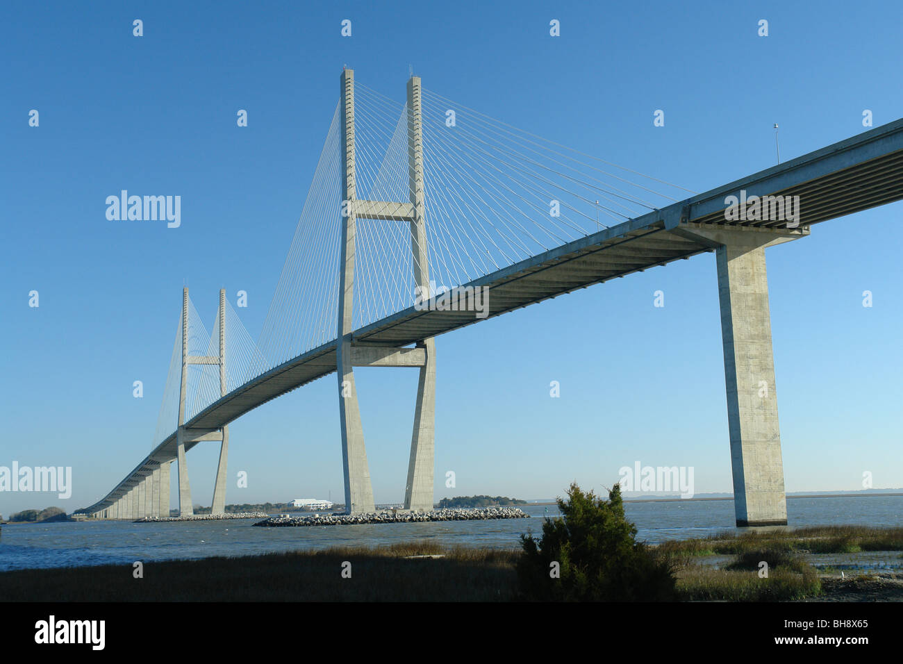 Sidney lanier bridge to jekyll island hires stock photography and
