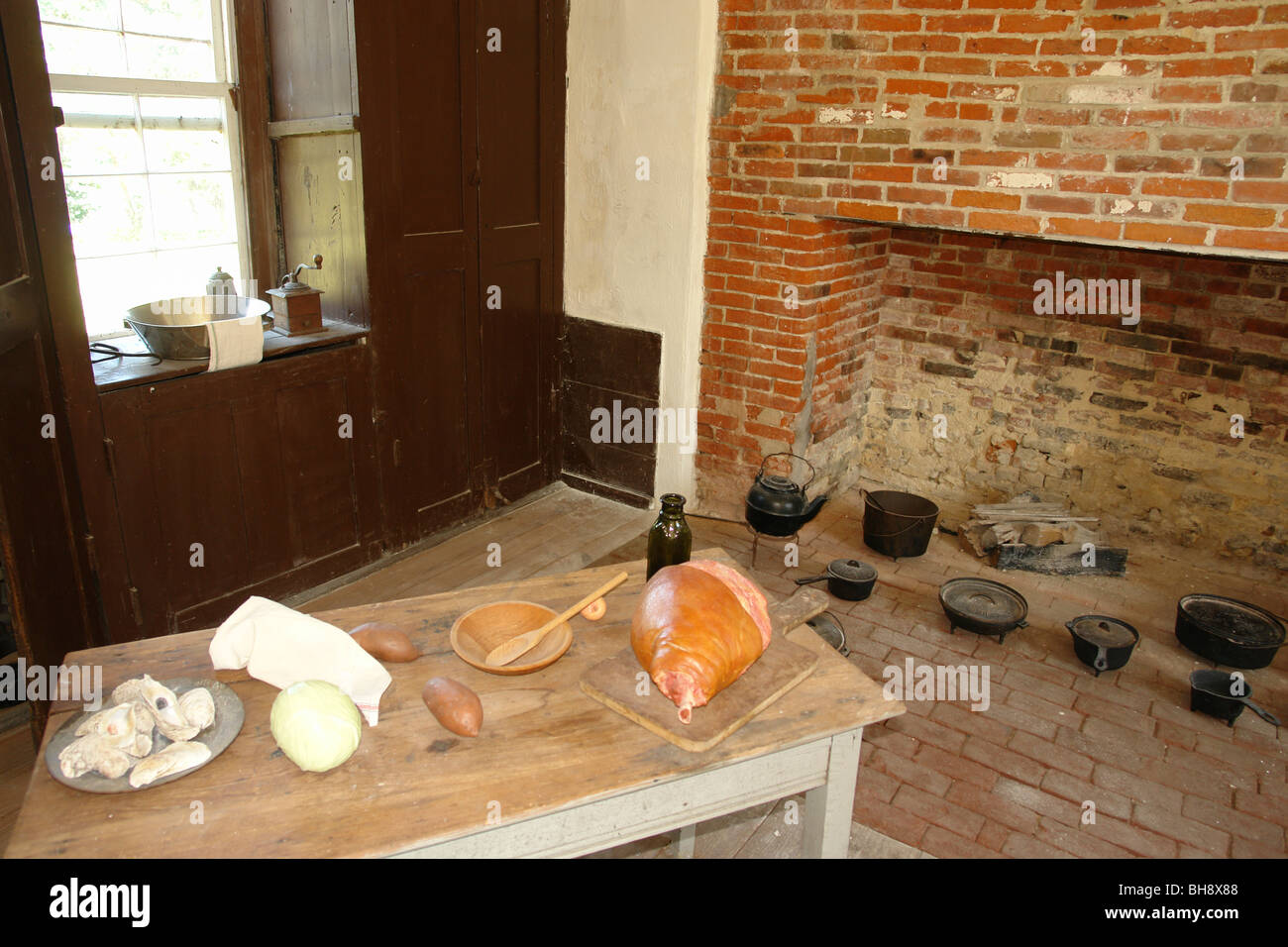 AJD64163, Hopewell, VA, Virginia, Grant's Headquarters at City Point, 1763 plantation house, kitchen Stock Photo