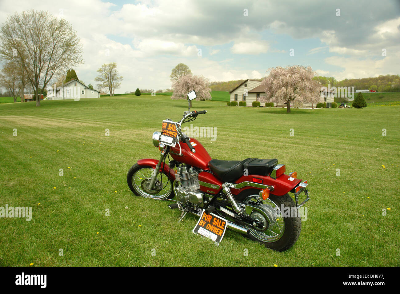 AJD64347, motorcycle for sale by owner in front yard, VA, Virginia Stock Photo