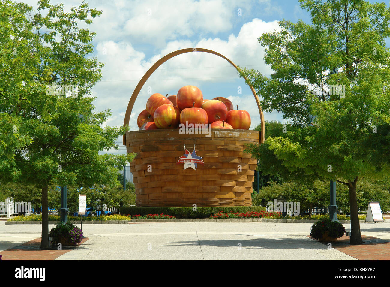 AJD64899, Frazeysburg, OH, Ohio, World's Largest Apple Basket