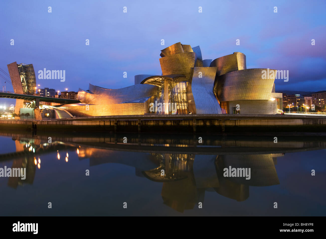 The Guggenheim Museum of modern art, by architect Frank Gehry, Bilbao, Pais Vasco, Spain Stock Photo