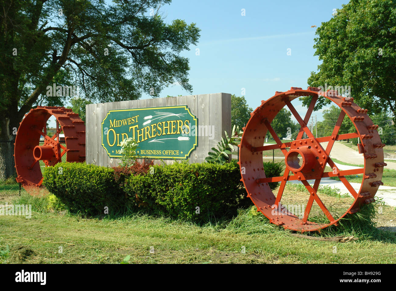 Old threshers hires stock photography and images Alamy