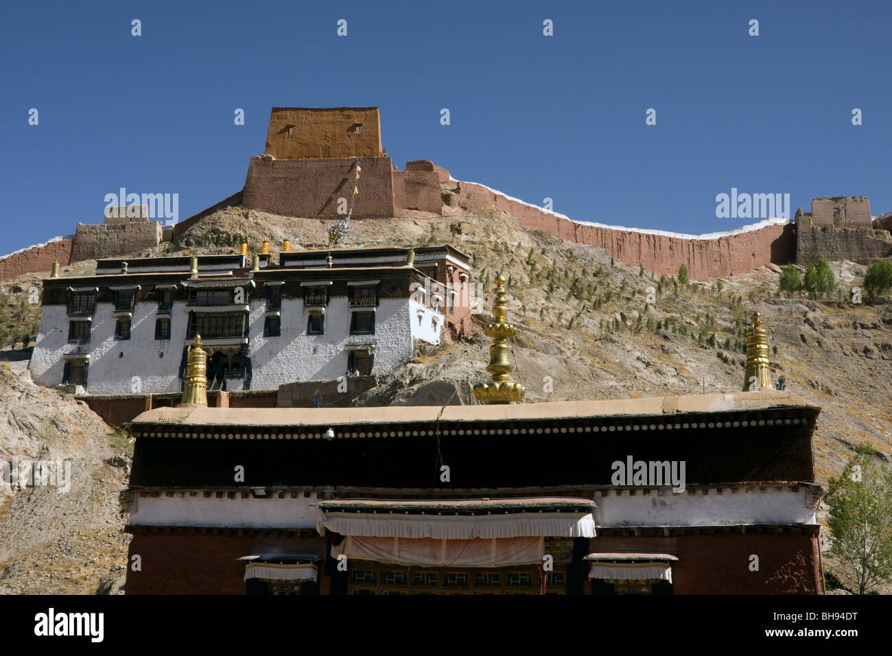 view of the walls of the gyantse kumbum complex Stock Photo