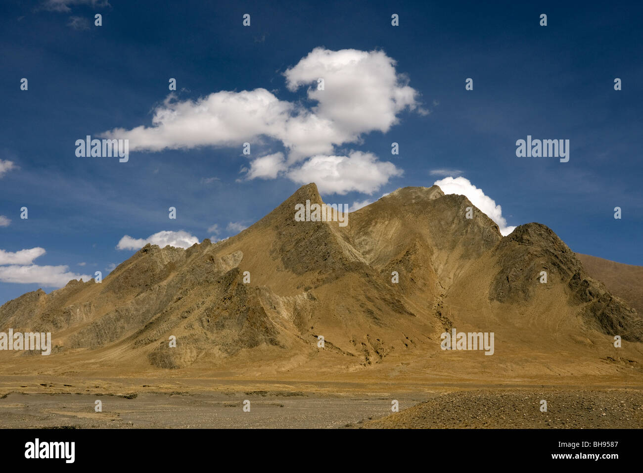 tibetan mountain landscape taken from the friendship highway at the turn off for everest Stock Photo