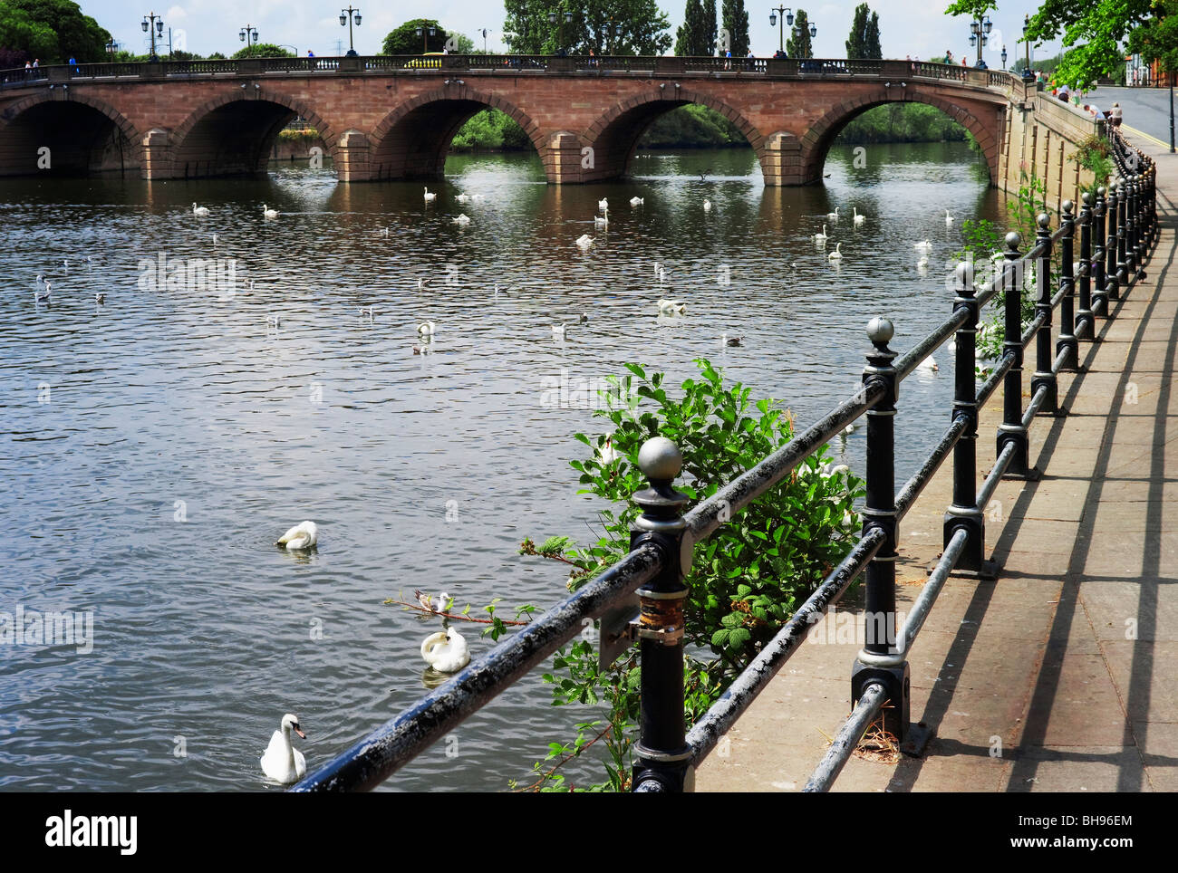 Worcester Riverside river severn worcester Stock Photo - Alamy