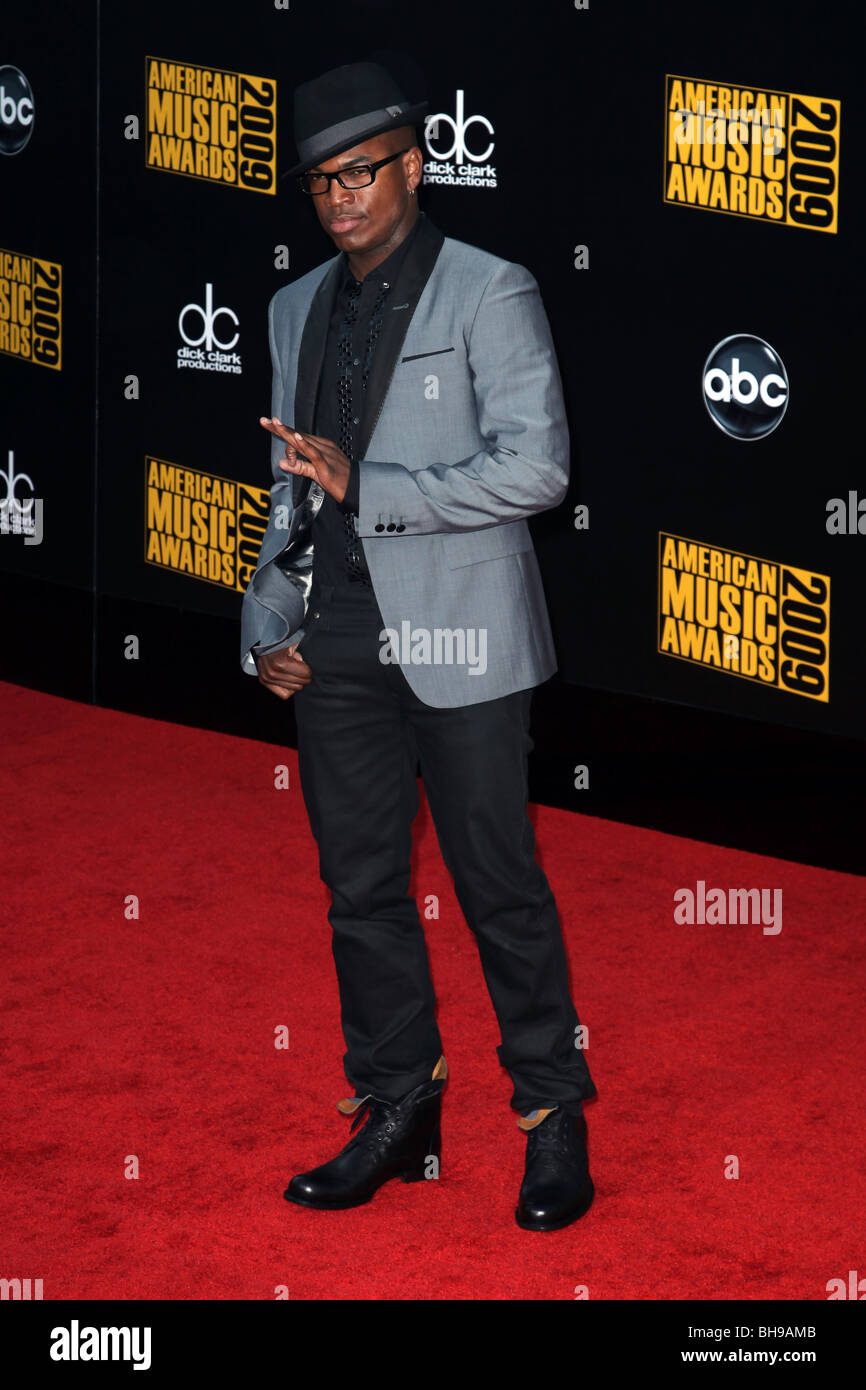 ne-yo-2009-american-music-awards-downtown-los-angeles-ca-usa-22