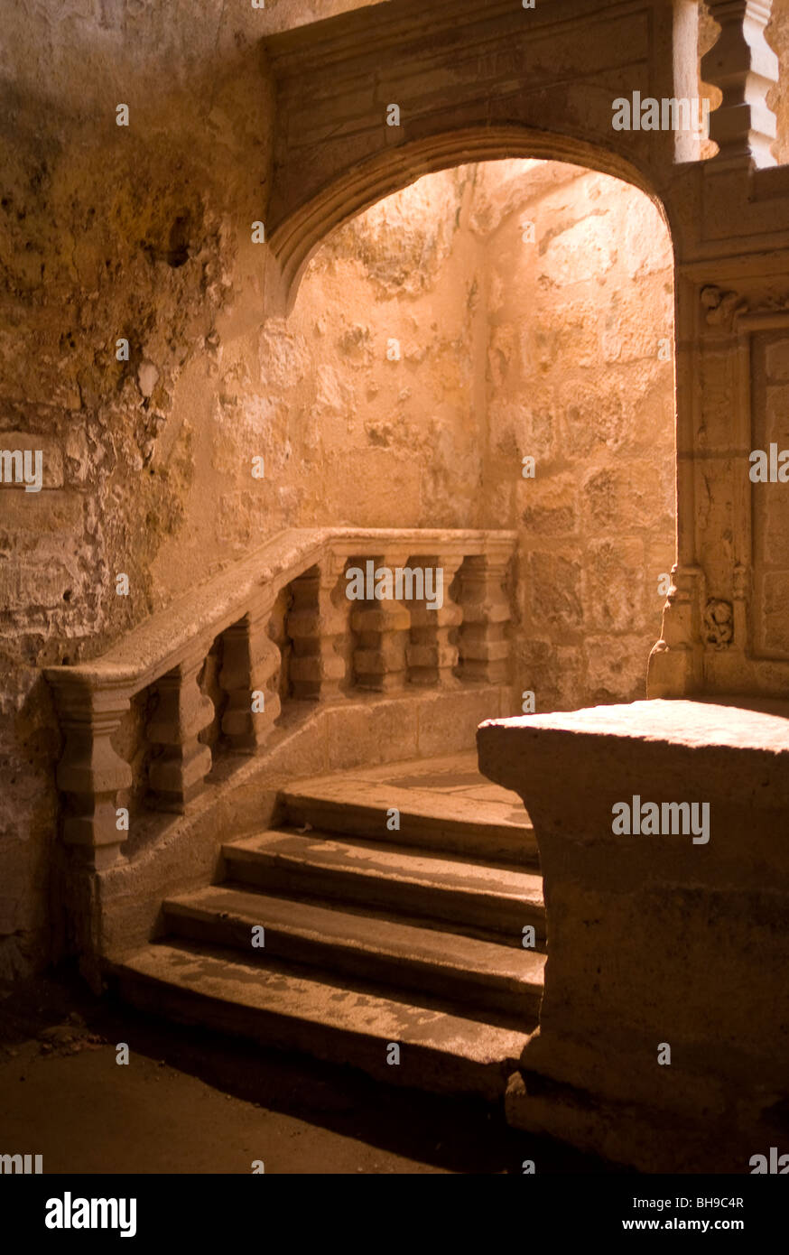 Monolithic railing hi-res stock photography and images - Alamy