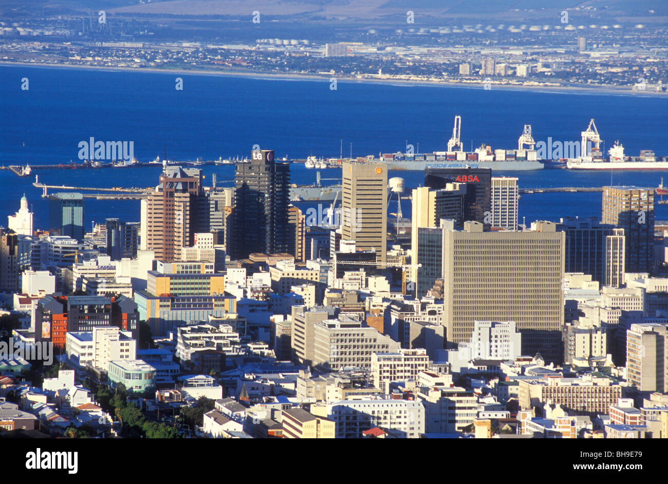 VIEW OVER DOWNTOWN CAPE TOWN, VIEW FROM SIGNAL HILL, BUSINESS QUARTER
