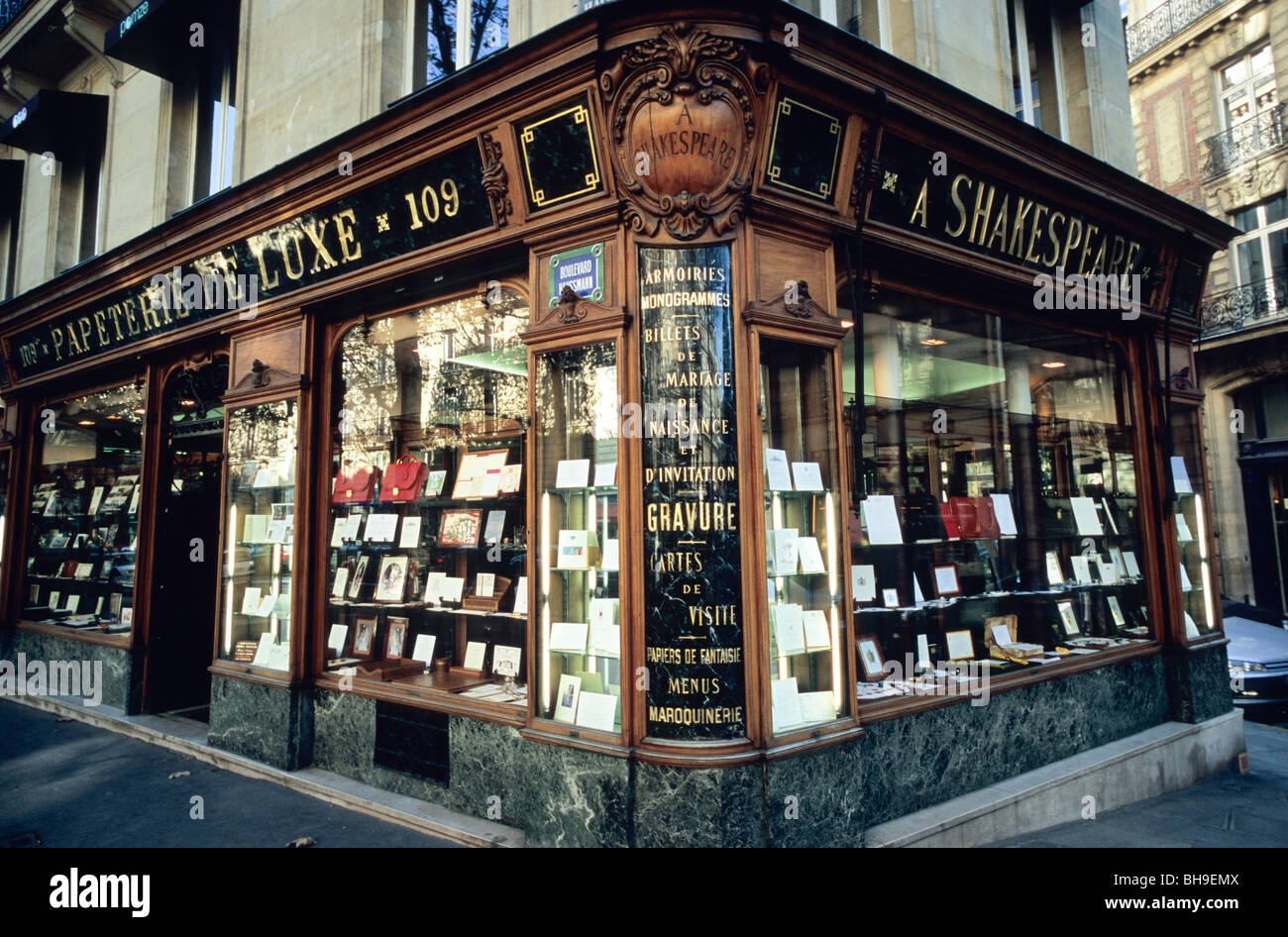 Stationary store (papeterie), Boulevard Haussmann, Paris, France Stock Photo