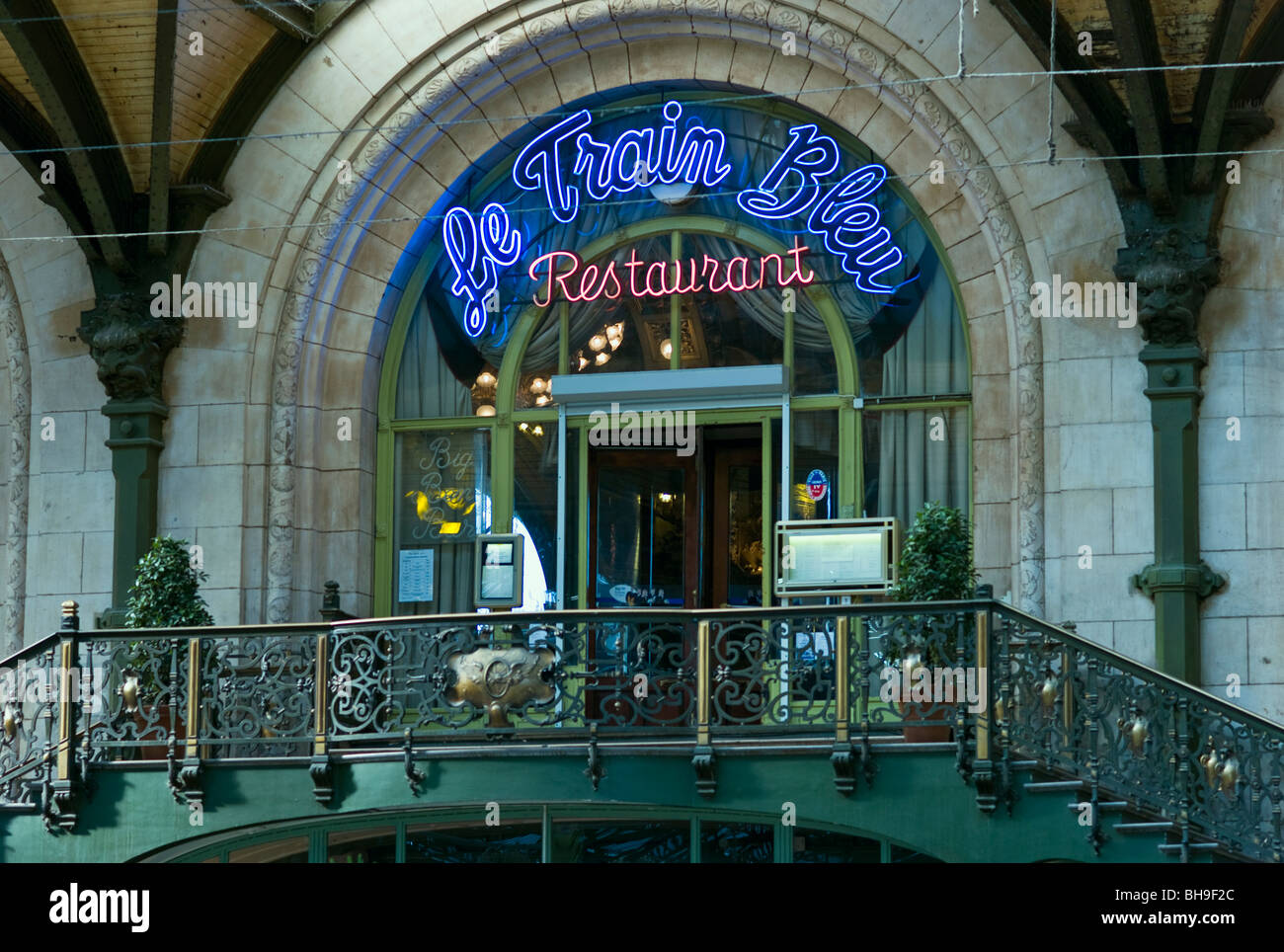 The Train Bleu Restaurant (Blue), Gare de Lyon, Paris, France Stock Photo