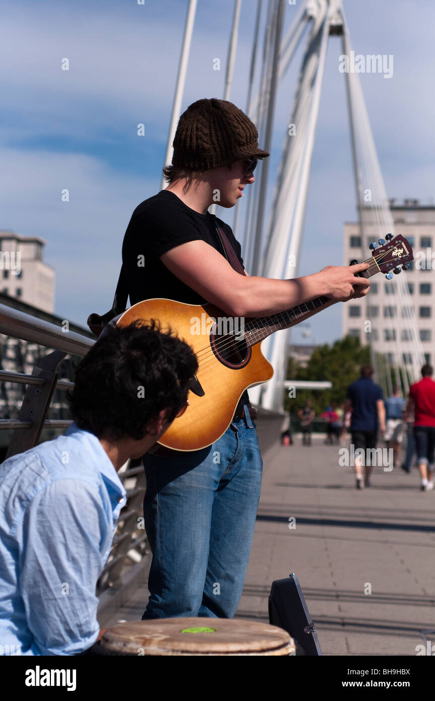 Street Performers in London Stock Photo Alamy
