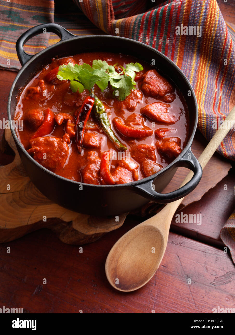 Chicken vindaloo Indian hot curry Stock Photo Alamy