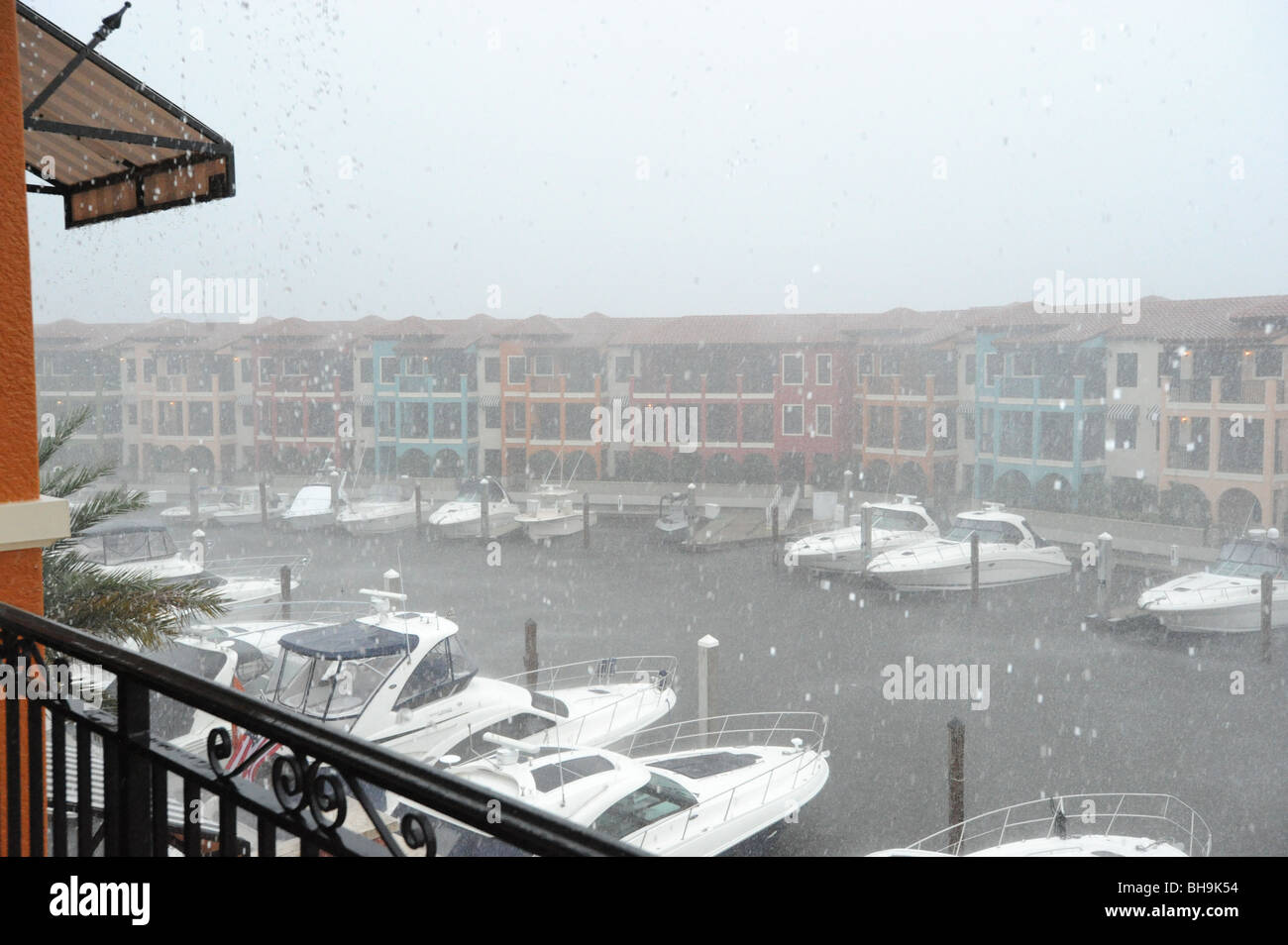 Torrential rain storm Naples Bay Resort Naples Florida USA Stock Photo