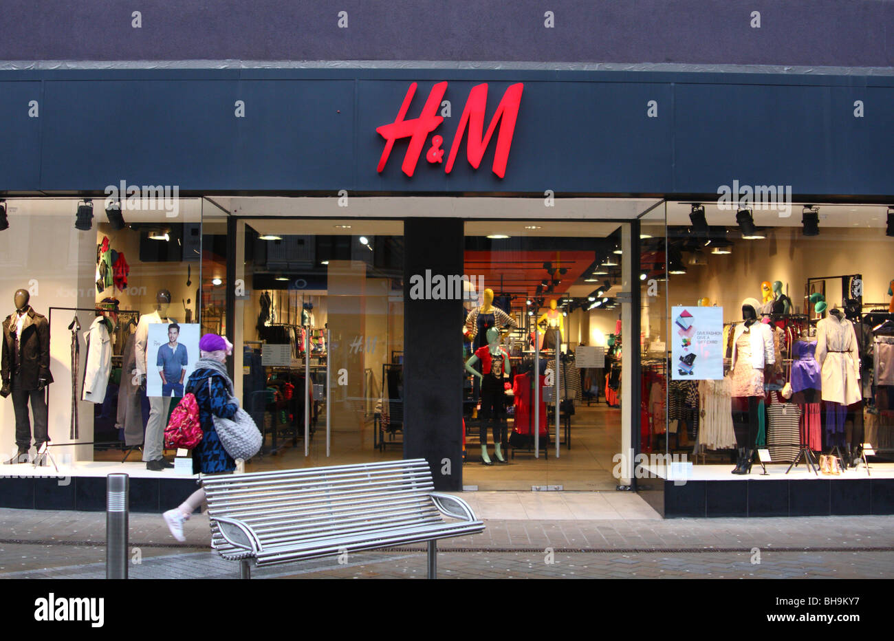 H&M fashion shop store in Vienna, Austria Stock Photo - Alamy