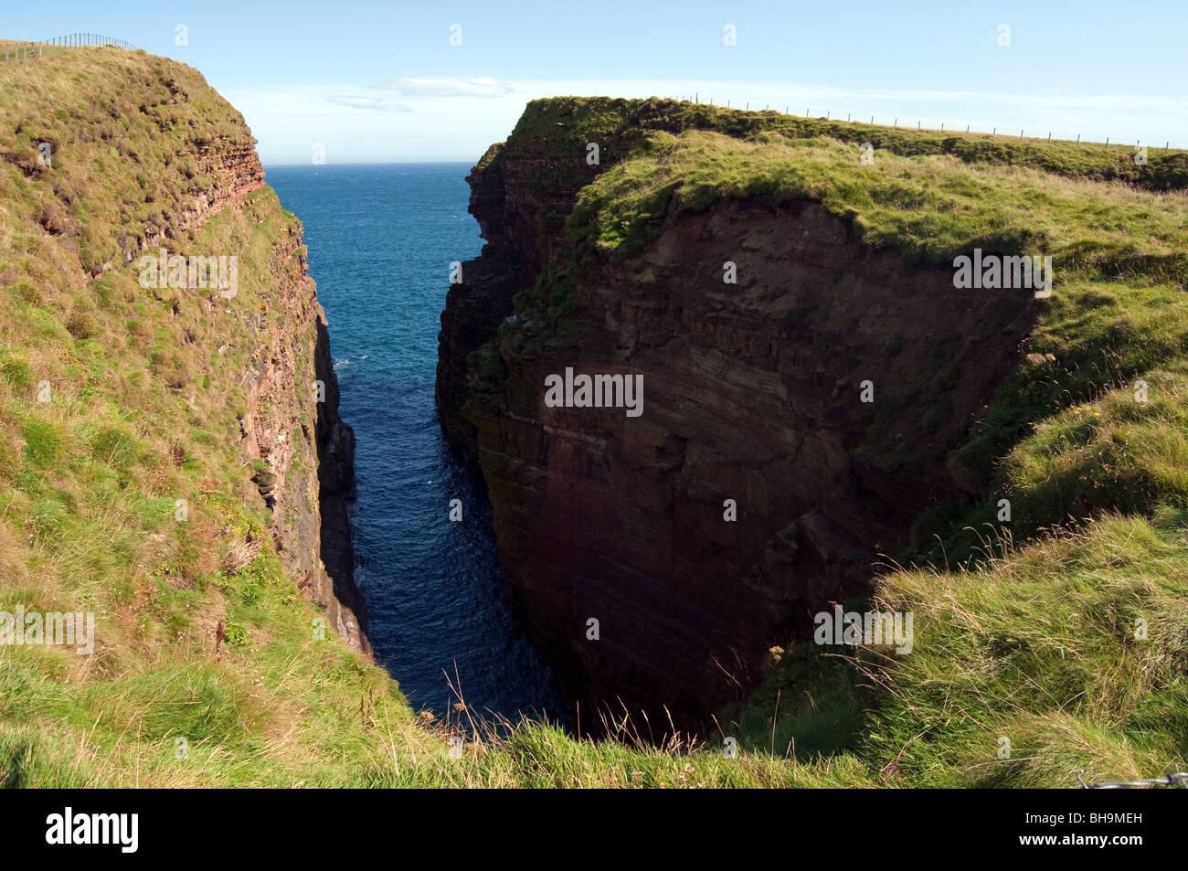 Geo of Sclaites Rock Cleft Stock Photo - Alamy