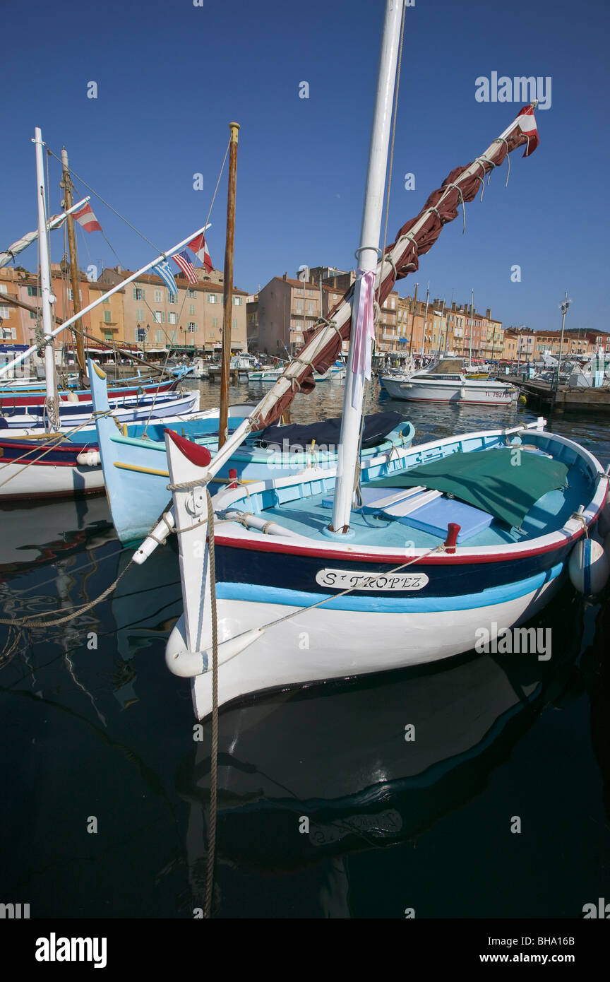 Pointu traditional fishing boat hi-res stock photography and images - Alamy
