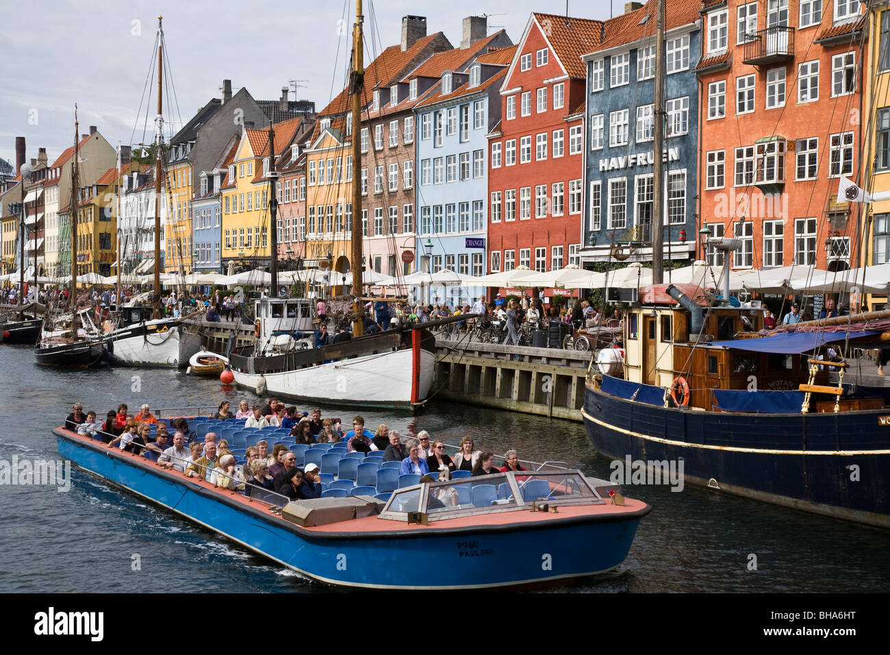 Canal tours copenhagen hi-res stock photography and images - Alamy