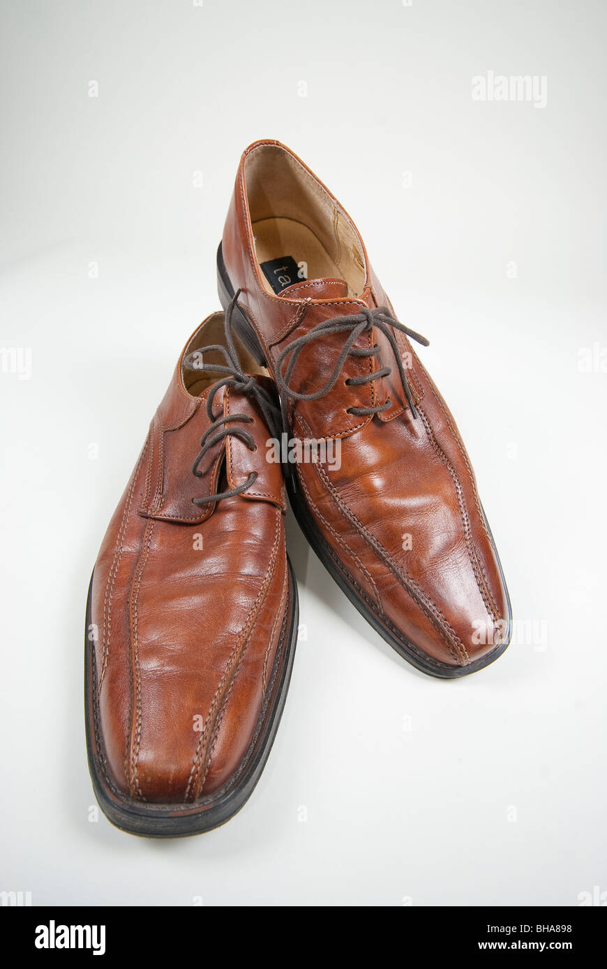 Pair of neat brown gentleman's shoes Stock Photo - Alamy