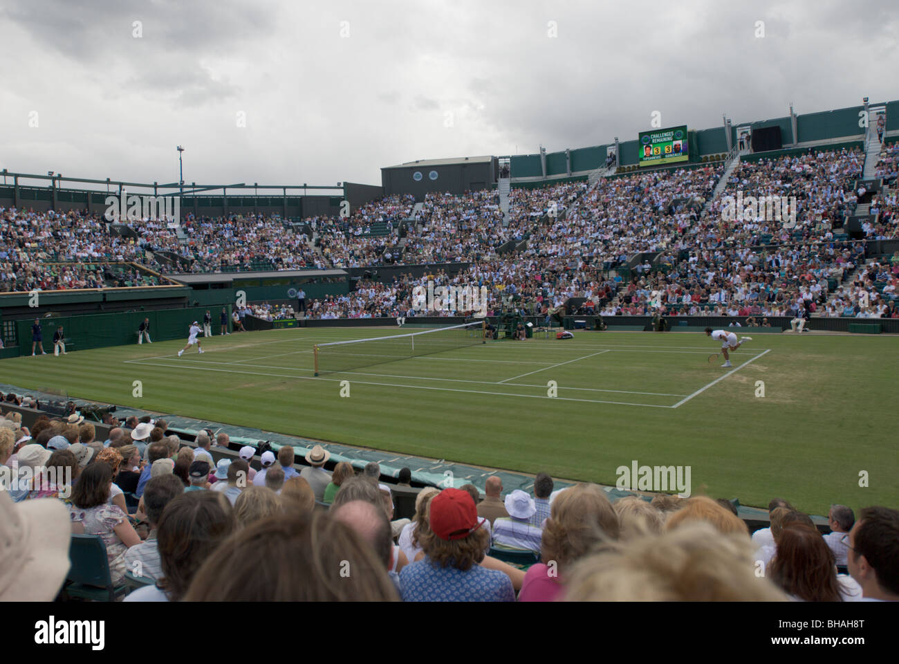 Tipseravic v Gonzalez, Wimbledon centre court Stock Photo