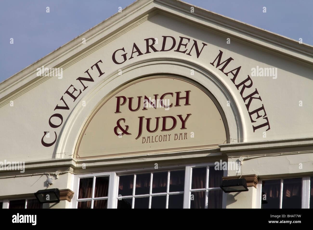 Punch and Judy pub in Covent Garden Market, London Stock Photo Alamy