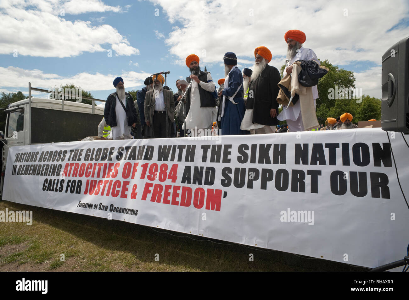 Sikhs speak at rally in London calling for justice over the 1984 massacres and an independent Sikh state Stock Photo
