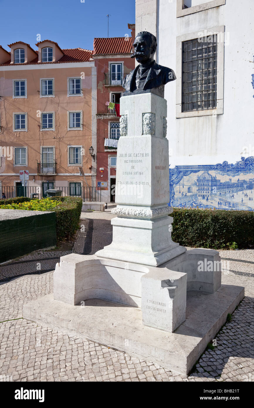 Bust of Julio de Castilho (Lisbon Historian) in the Miradouro de Santa Luzia (belvedere / terrace) in Alfama. Lisbon, Portugal. Stock Photo