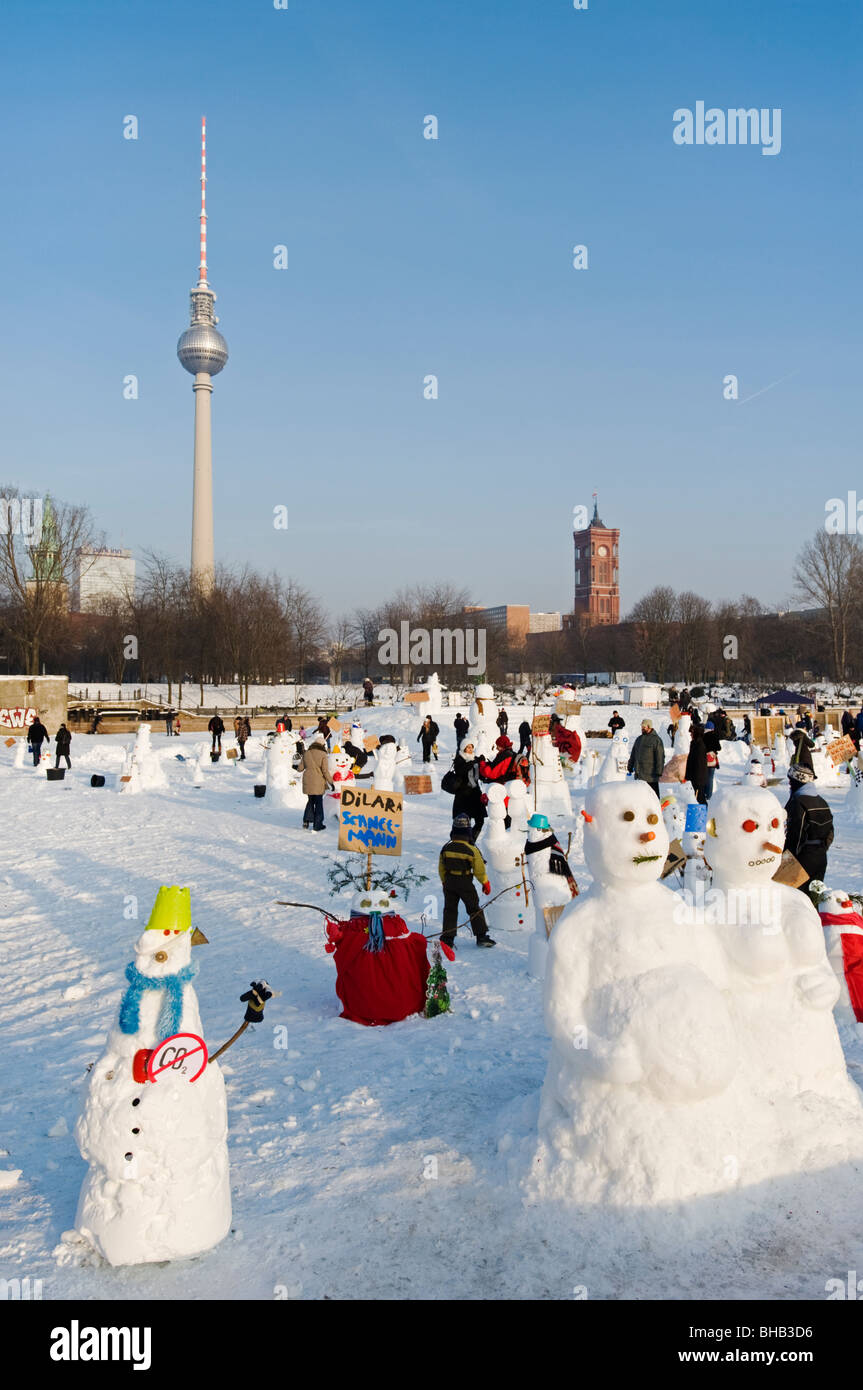 Snowman Demo 2010 on the Schlossplatz, Castle Square, Berlin, Germany, Europe Stock Photo