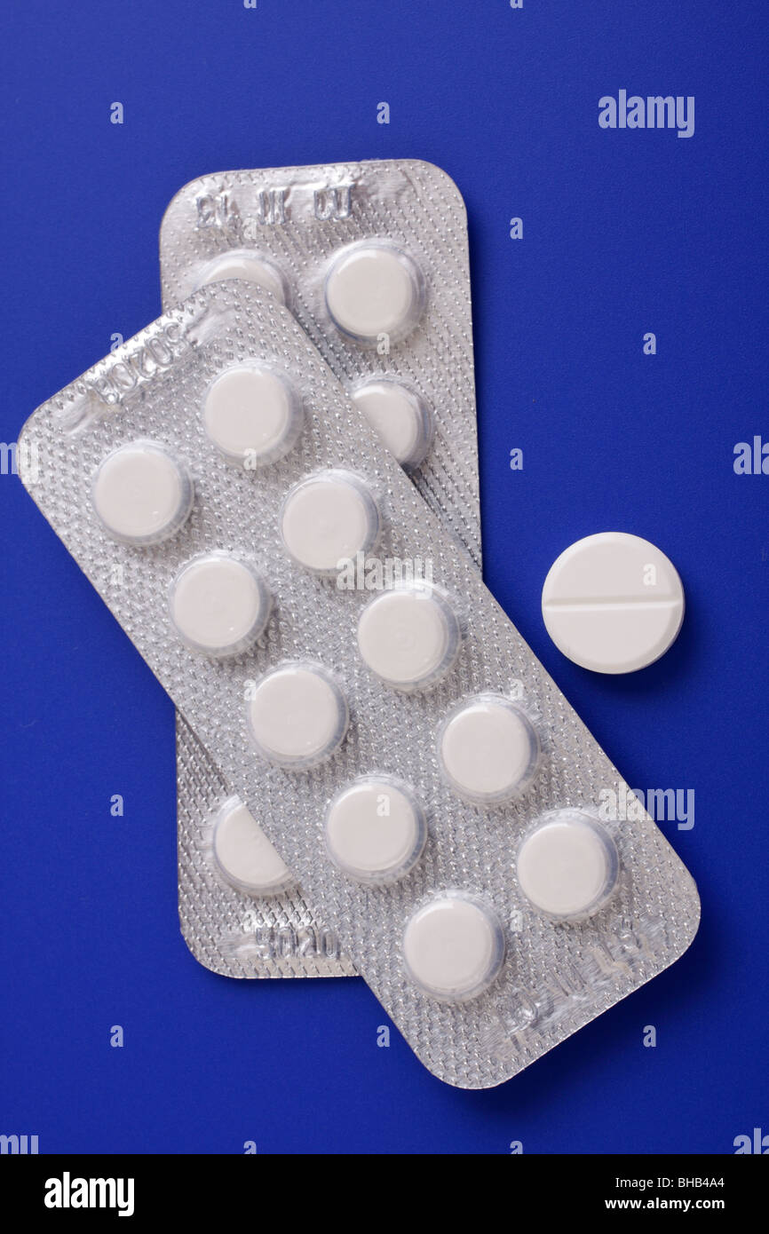 Cough tablets hi-res stock photography and images - Alamy