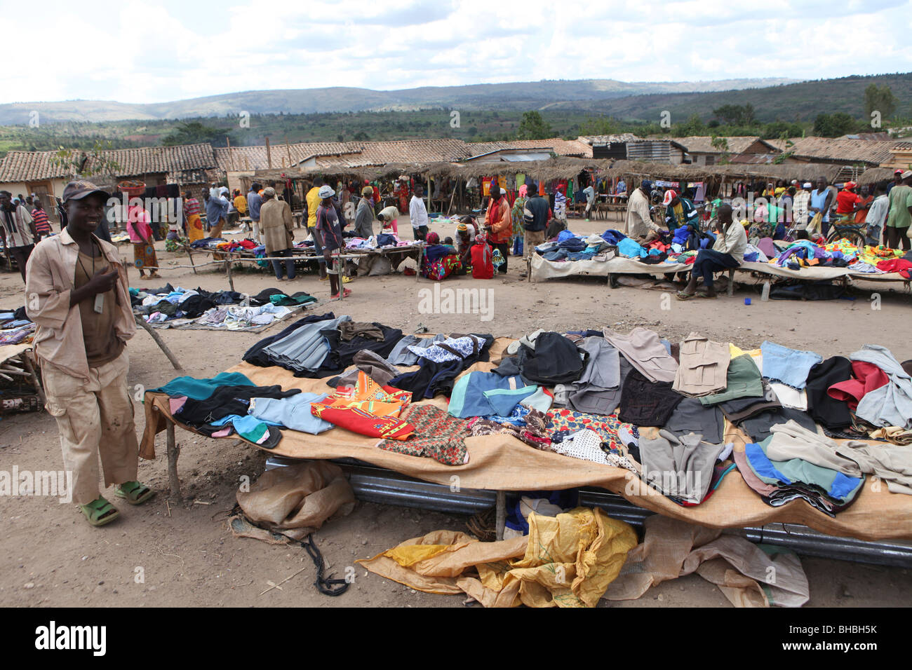 second hand clothes market in Burundi Stock Photo - Alamy