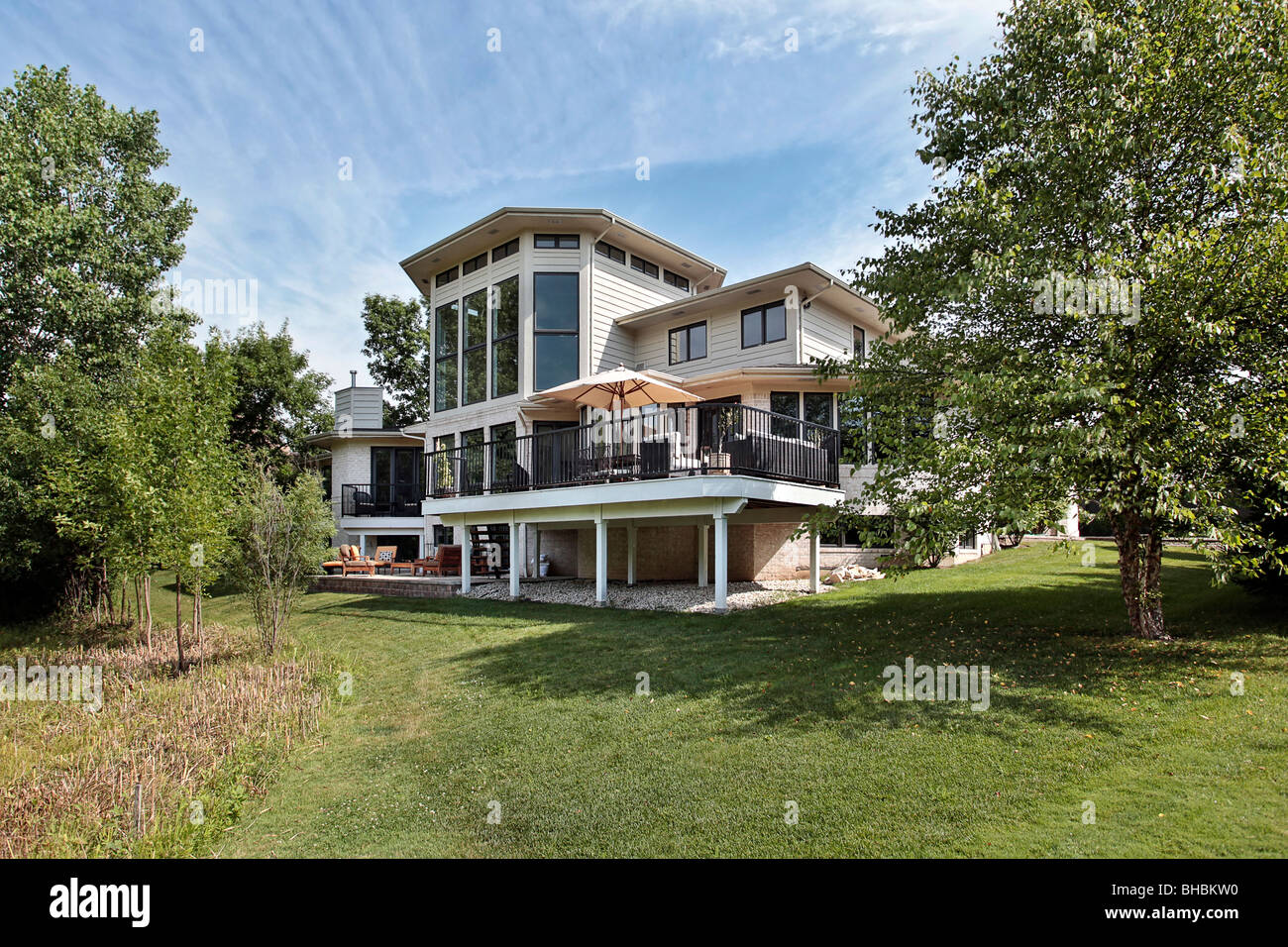 Rear deck house hires stock photography and images Alamy