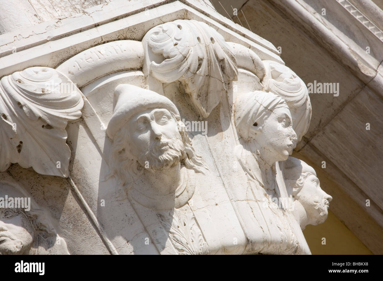 Palazzo ducale carved stone hi-res stock photography and images - Alamy