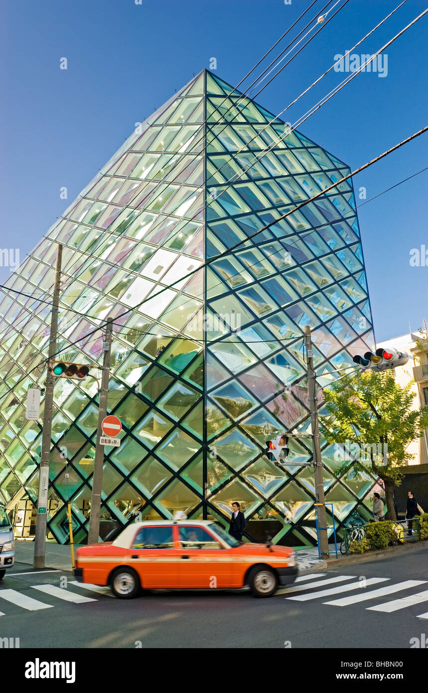 Prada Aoyama Superstore by architects Herzog & de Meuron, in Omotesando, Minami-Aoyama district, Tokyo, Japan. Stock Photo