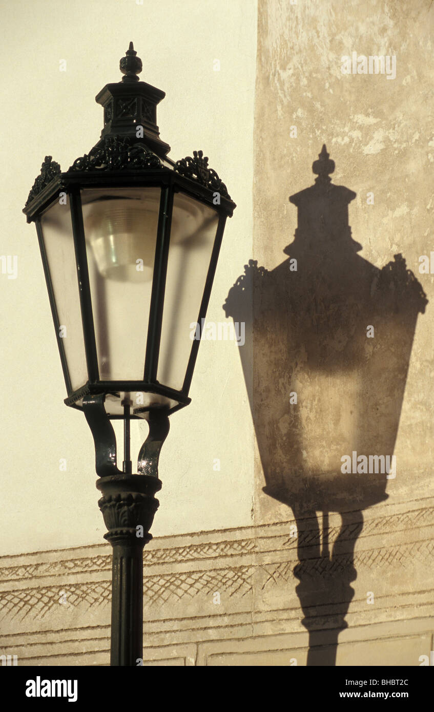 Traditional street light design hi-res stock photography and images - Alamy